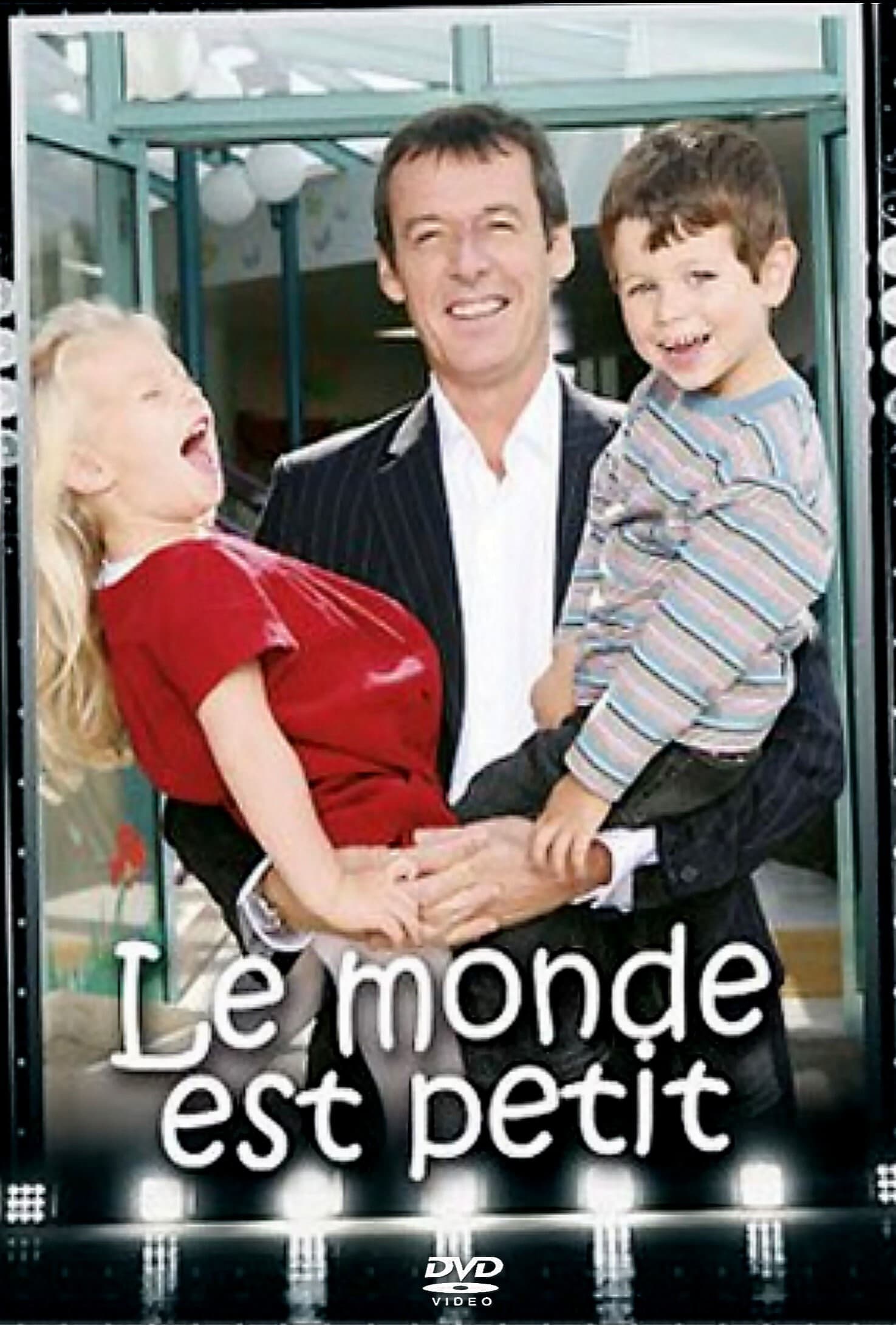 Monde est petit, Le