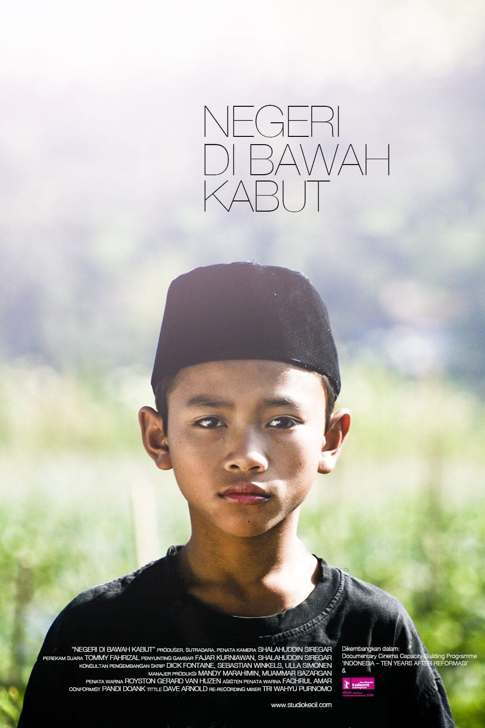 Negeri di bawah kabut